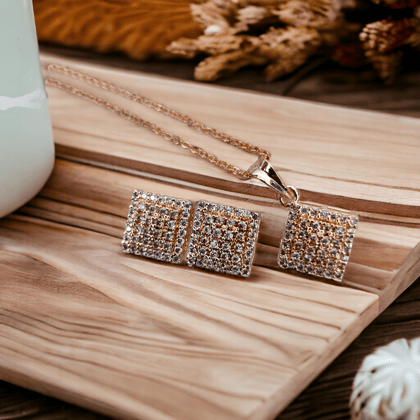 Glamorous Rose Gold Locket Set with Diamante Border-White / Rose Gold