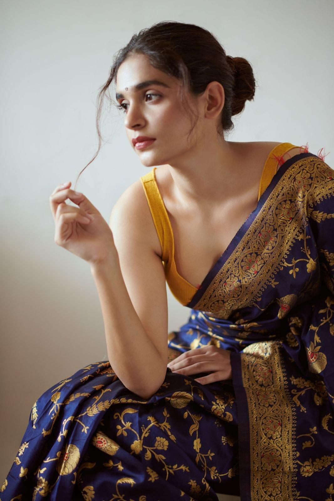 Zari Work Silk Saree With Blouse Piece