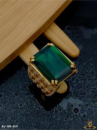Exclusive Green Stone Streamlined Design Superior Quality Diamond Ring-06 SR-019-18
