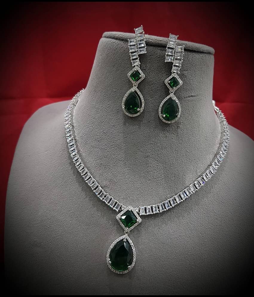 Ladymania Green Alloy Necklace Set ( Pack of 1 )