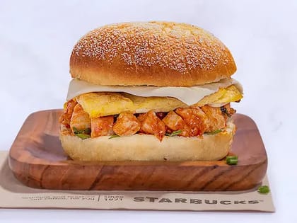 Chilly Chicken In English Muffin.