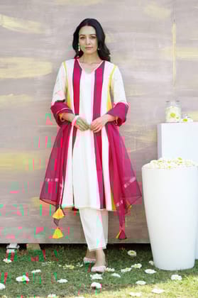 Sunflower Fuchsia Dupatta-Free Size / Fuchsia Pink
