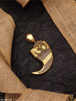 Handmade Design Om Logo Artificial Nail Pendant PD-118