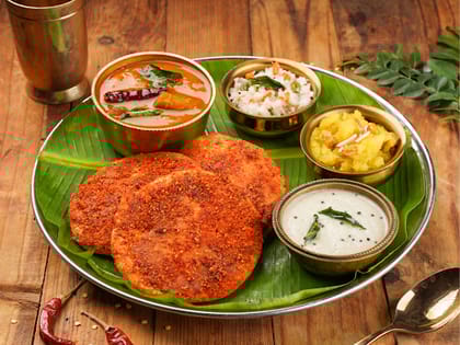 Mini Podi Uttapam Feast Thali