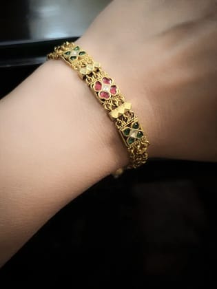 Ruby and green paachi kundan flower design chain adjustable bracelet