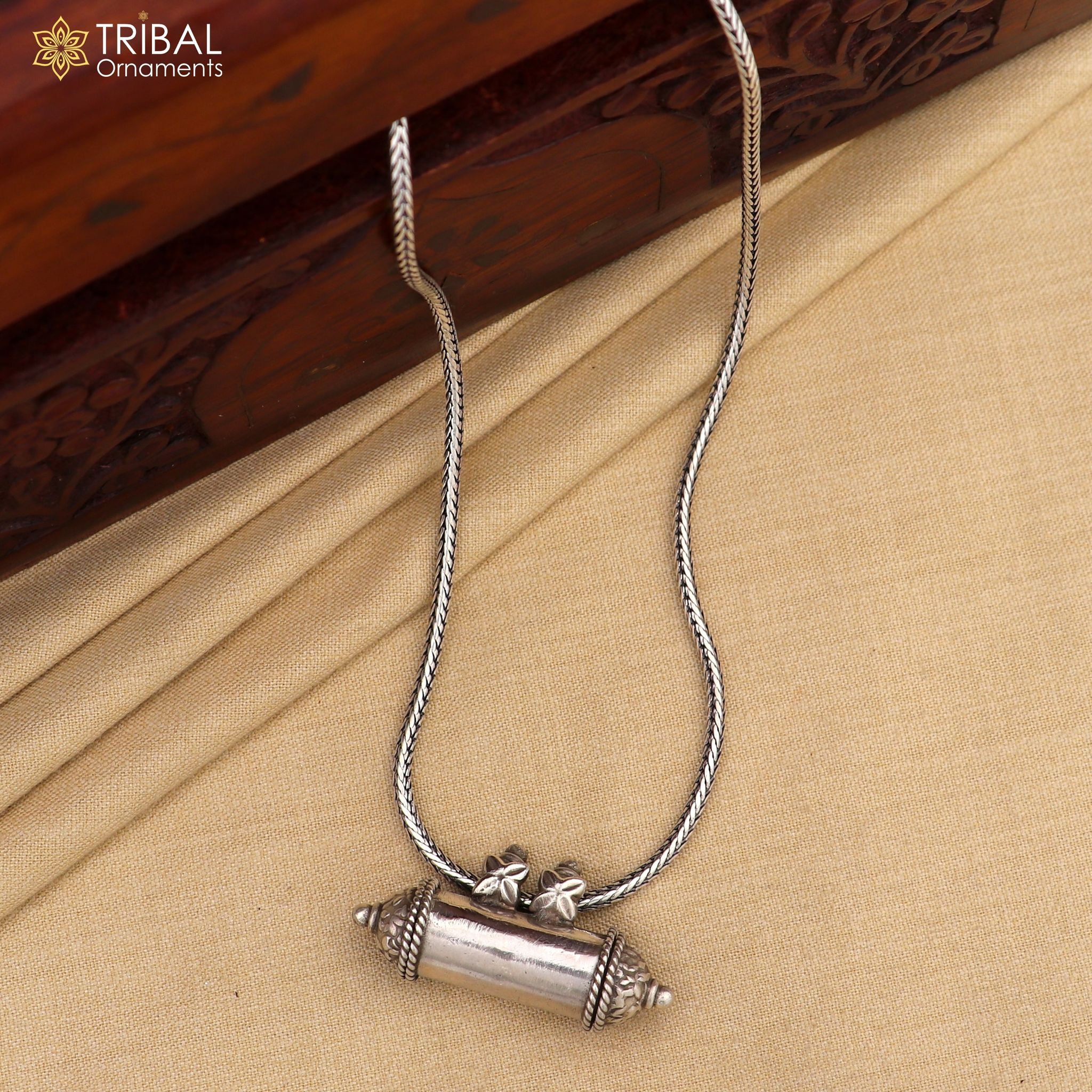 925 Sterling silver vintage design amulet box pendant ,mantra box, silver tabiz nsp851-18"chain and pendant