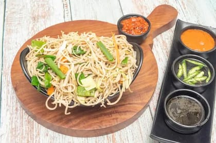 Veg Hakka Noodles