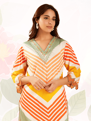Amber Moss Embroidered Scallop Kurta Set with Dupatta - Set of 3-XXS / Beige / Beige