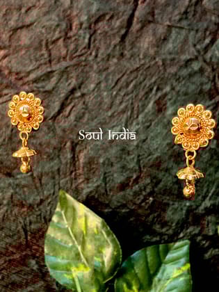 Pretty Delights - Golden Earrings