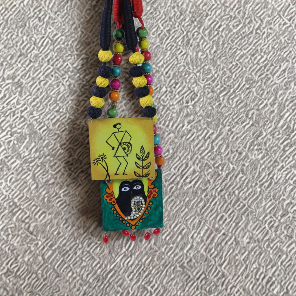 Hand Made Jewellery [9X9X7.5cm]