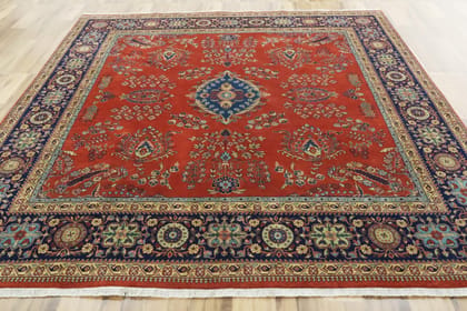 Handknotted Saroukh Rug 8x8Sq Traditional Oriental Design Handknotted Saroukh Rug 8x8Sq Traditional Oriental Design
