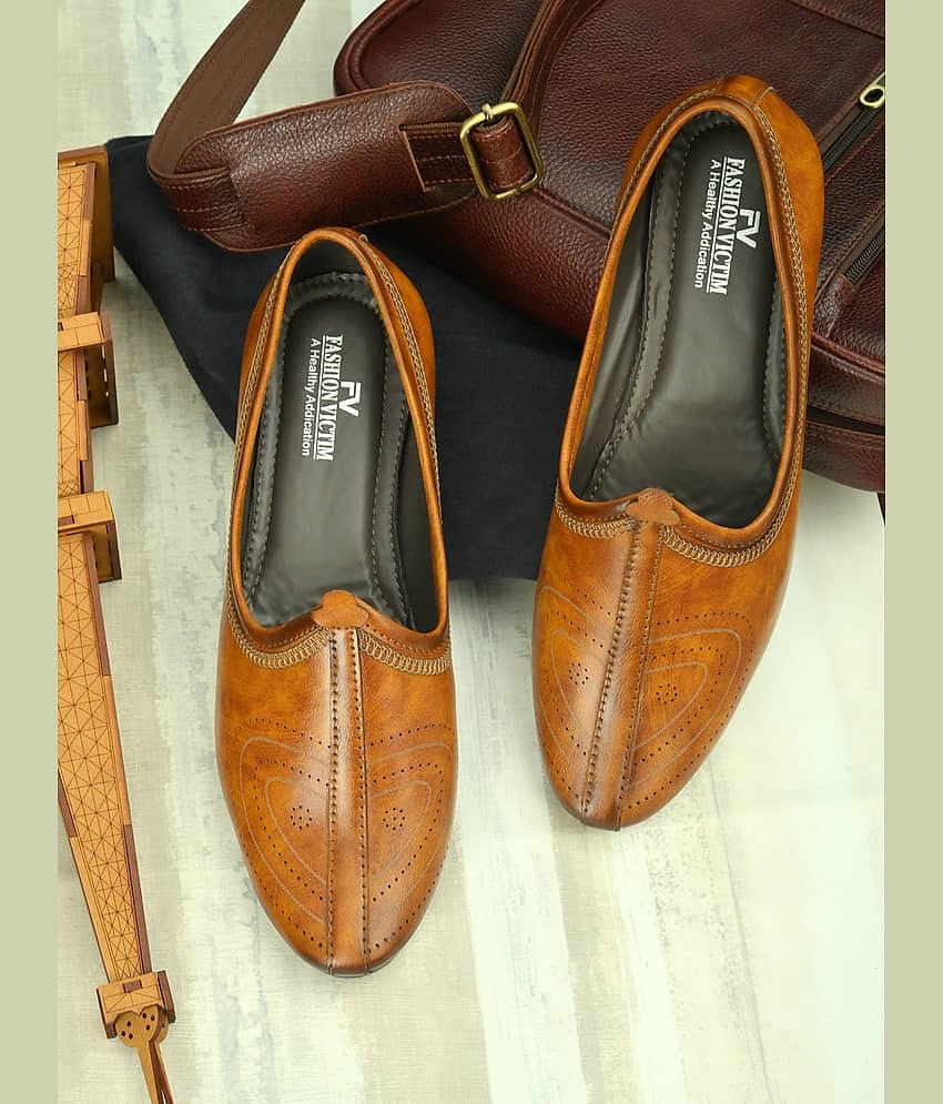 Fashion Victim Tan Jutti