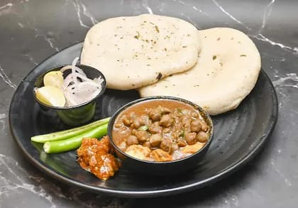 Plain Chole Kulcha[2 Khulcha]