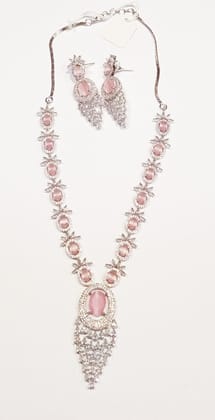 NECKLACE AD