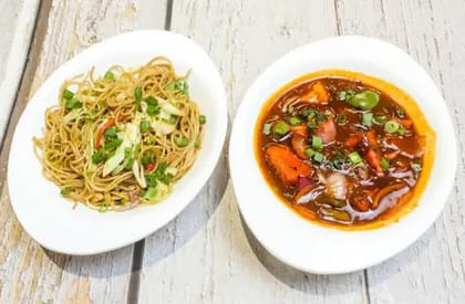 Chilli Paneer Combo Chowmien