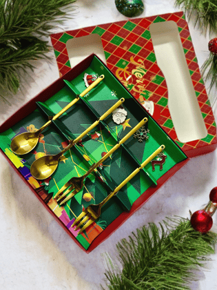 4 pc spoon with Christmas Charms Theme set