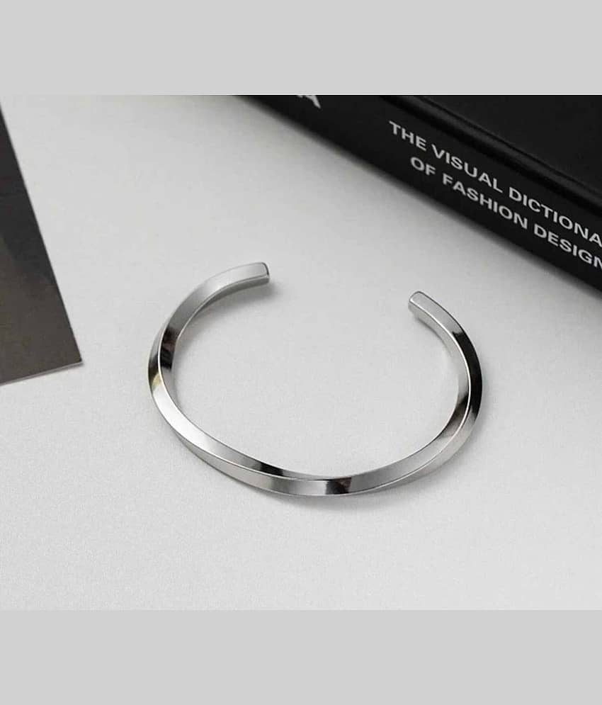 Thrillz Silver Bracelet ( Pack of 1 )