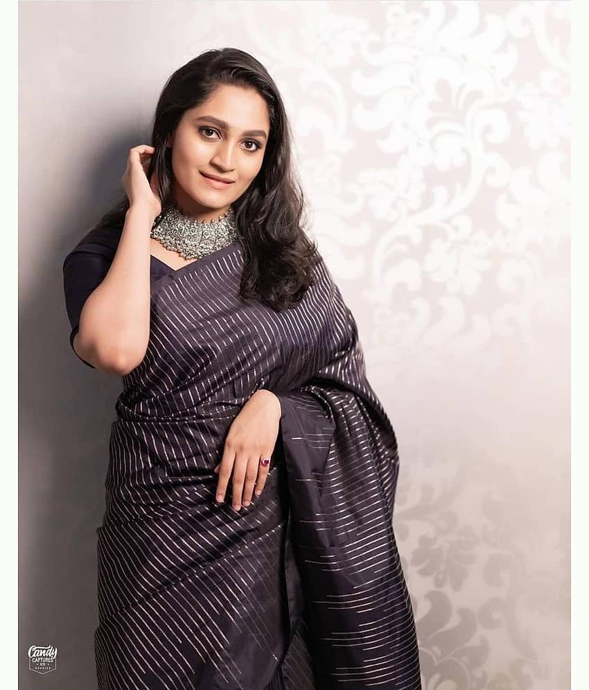 fab woven Art Silk Woven Design Banarasi saree With Unstitched Blouse Piece ( Navy Blue )