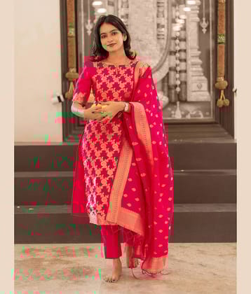 Trijal Fab Women's Banarasi Printed Kurti With Pants ( Pink )