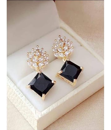 MGSV EARRINGS WITH AD DIMOND