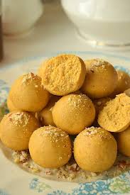 Annapurna Tiffin Services Pure Ghee Besan Ladoo (250g) | Authentic Tupatil Laddu, Soft & Grainy Texture | Traditional Indian Sweet Mithai
