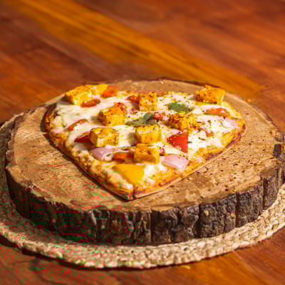 Makhni Paneer Pizza