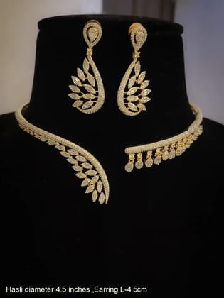 Tear drop shaped hanging tukdies in 4.5 inch diameter classy zircon studded hasli-Gold