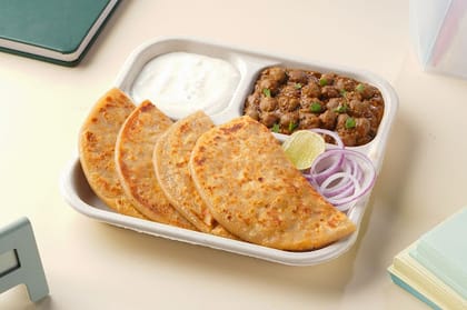 Aloo Paratha With Pindi Chole