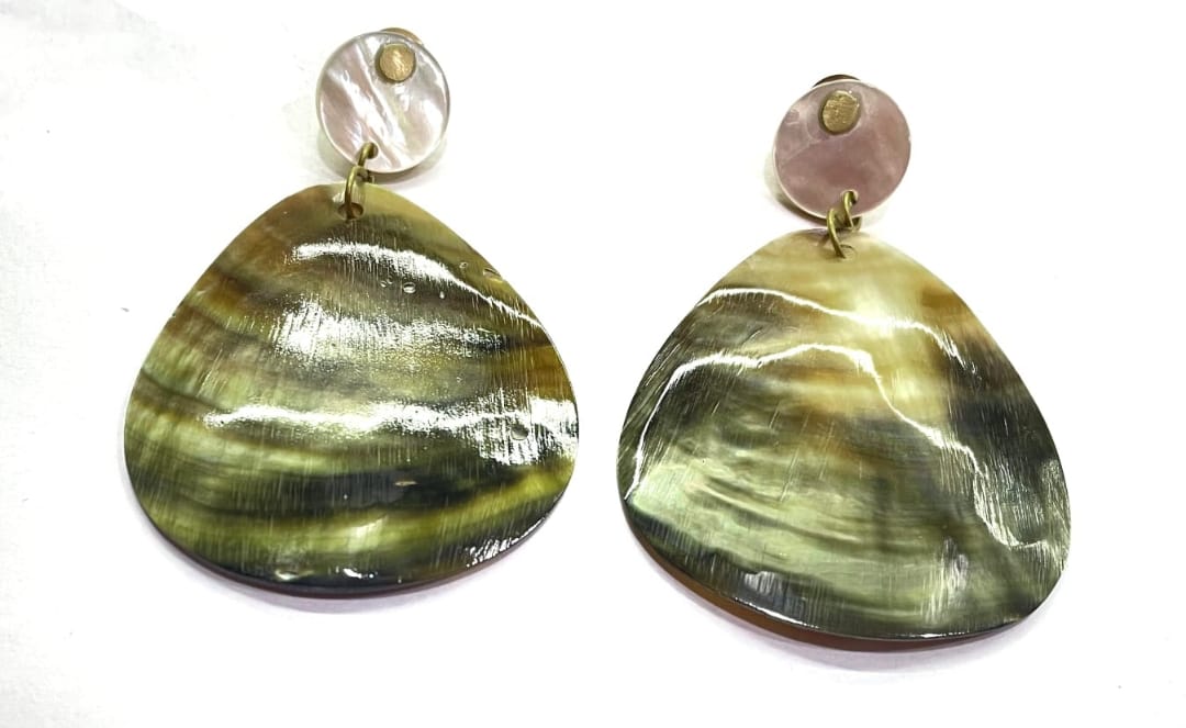 Mother of Pearl Black triangle earrings