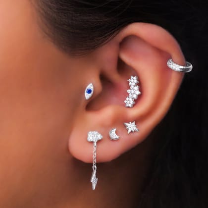 Three flower cluster stud earring-Rhodium plated