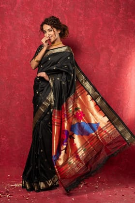 Chandrakor: Handloom Pure Silk Paithani Saree with Traditional Peacock Pallu ~ Royal Blue