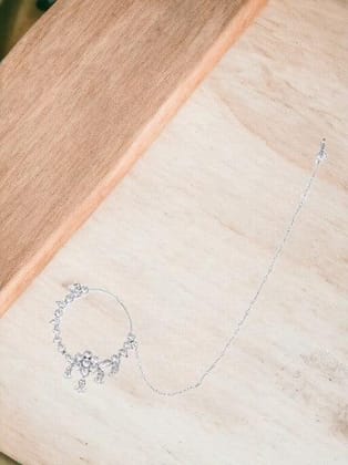 Jadau/Paachi Kundan Silver Nose Ring Jadau/Paachi Kundan Silver Nose Ring