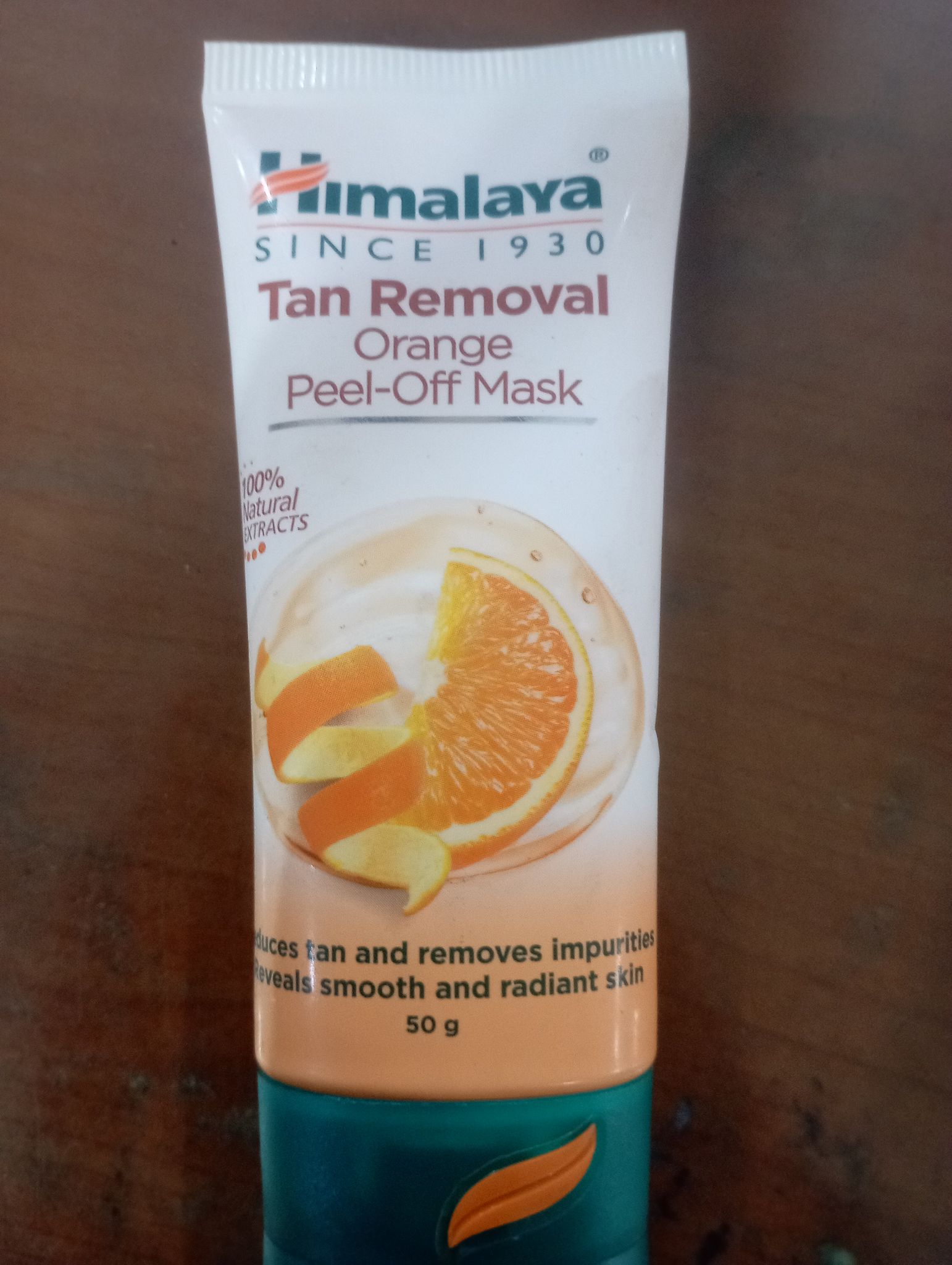 Himalaya since 1930 tan removal orange peel off mask 