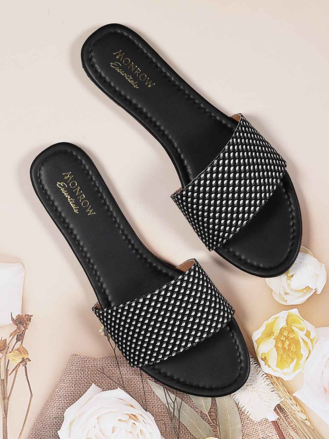Mie Black Flats-36 / Black