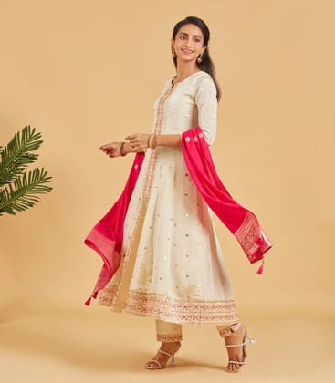 Cream Anarkali Suit With Contrast Fuchsia Pink Dupatta-S / Cream
