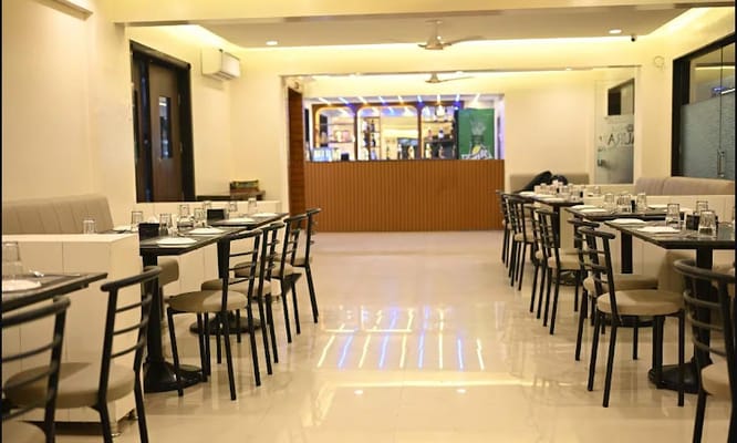 Aura Resto & Bar
