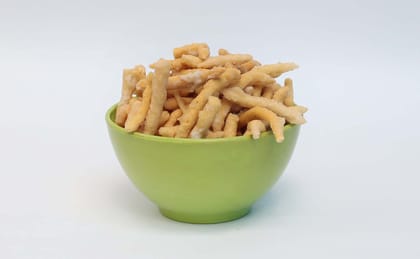 CRUNCHIZZ MADHURASEVA I Sweet Sev, Crunchy, Authentic Kerala Snack I No Artificial Additives I Perfect Tea-Time Bites I Pack of One (200 Grams)