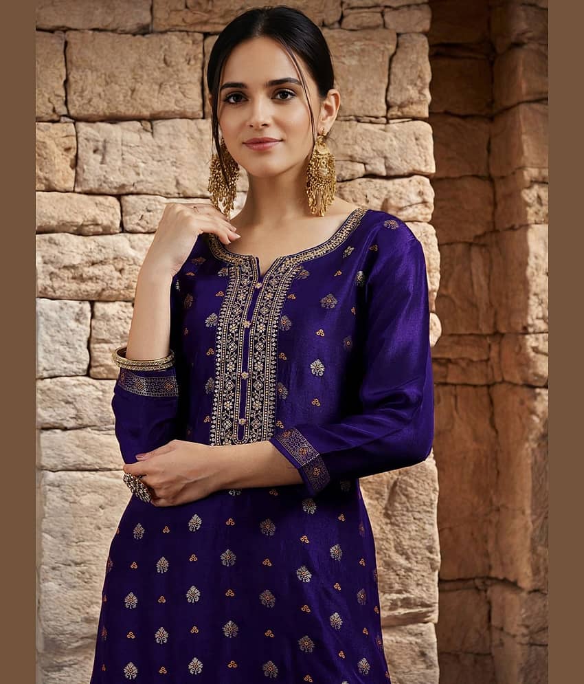Eeloo Women Banarasi Embroidered Straight Kurti With Pants ( Purple )