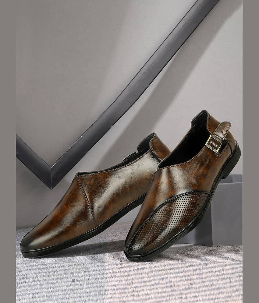 Buxton - Brown Men's Sandals