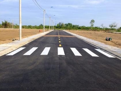 1001 Elite Road marking White -WT Ifor Road Marking, Curb Paint, Traffic Paint, Pavement Striping, Parking Lots, Crosswalks, Driveways, Airports, Traffic Signs, Painting, Arts & Crafts (1 Ltr)