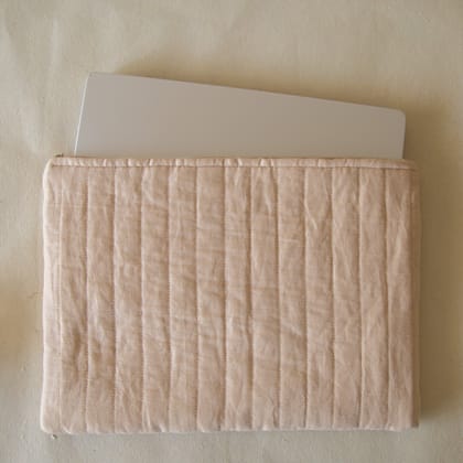 Latte Lico Quilted laptop pouch