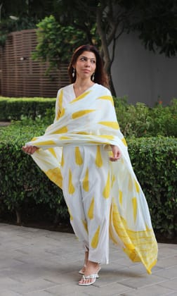 Cotton White & Yellow Ashoka Print Suit with Cotton Printed Dupatta-XXS