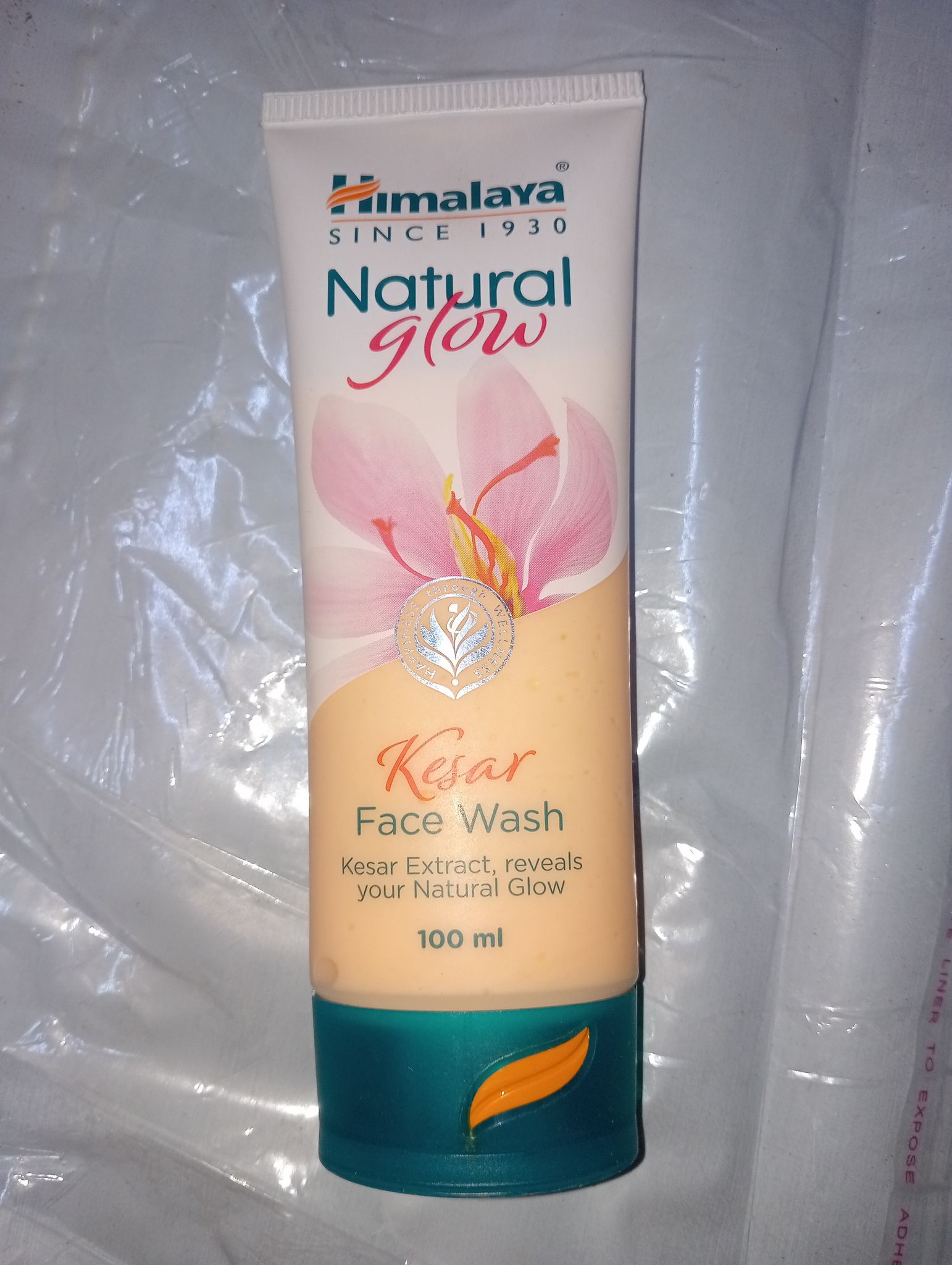 Himalaya Since 1930 Natural Glow Face wash 
