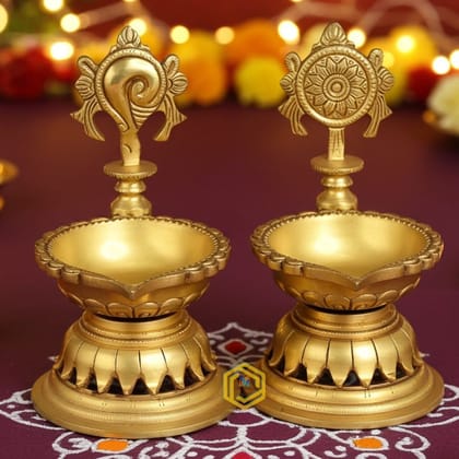 Brass Table Decor Shankh Chakra Deepak, Oil Lamp  - Divine Deepak for Home Temple, Height : 7 Inch (BSMAS1503 H)