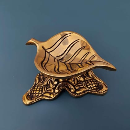 Brass Peepal Leaf Design Diya - 2 inch Height | Artistic and Sacred Illumination Brass Peepal Leaf Design Diya - 2 inch Height | Artistic and Sacred Illumination