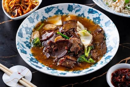 Sauteed Lamb Chilli Oyster And Scallions (Mc)