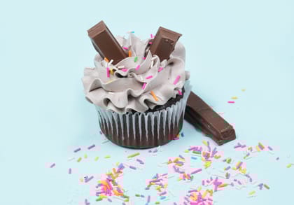 Kitkat cupcake