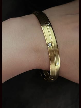 Rhodium dots on self lines design plain gold plated men's kada-2'10