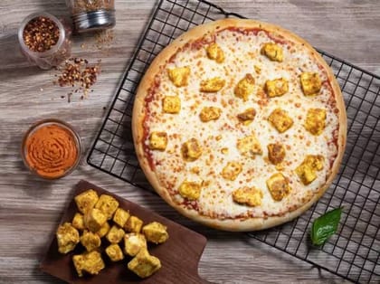 Kadhai Paneer Tikka Pizza