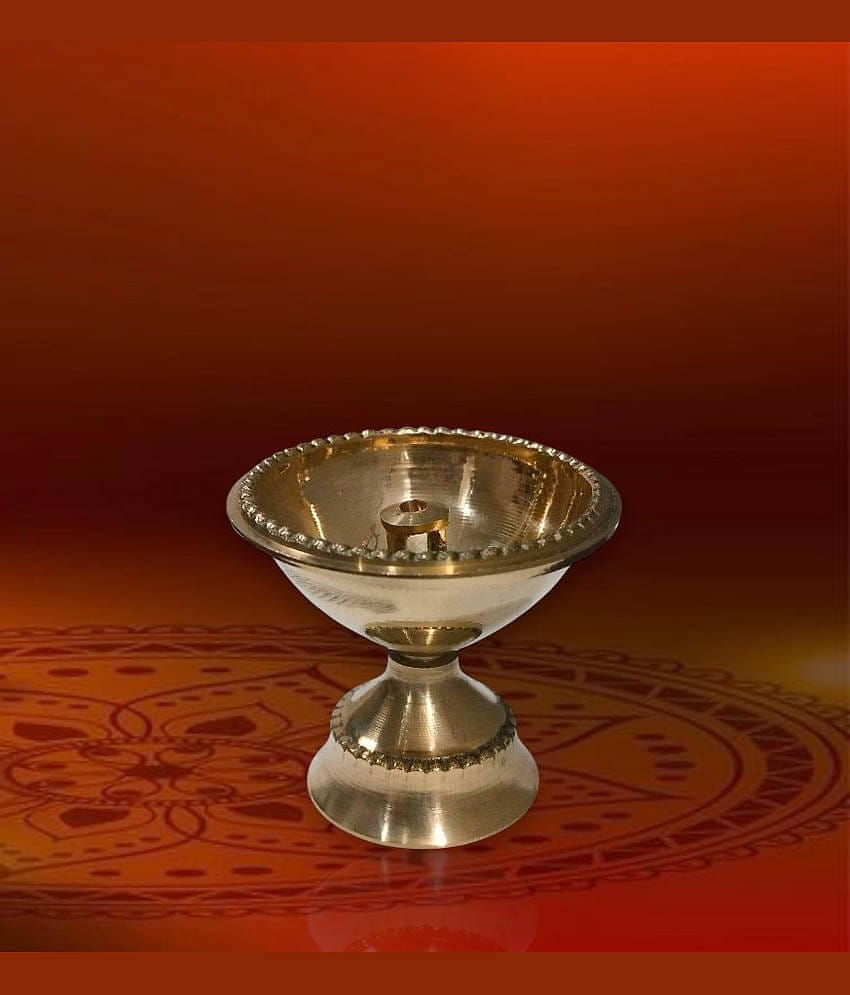 Spherulemuster Brass Table Diya - Pack of 1